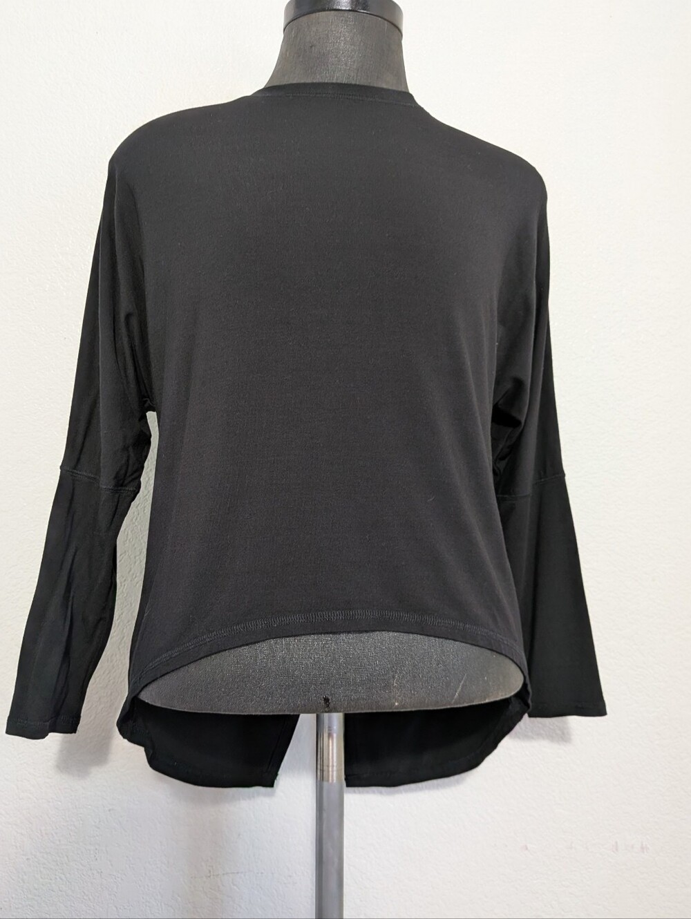 Matilda Jane Black Long-Sleeve High-Low Top Size Small